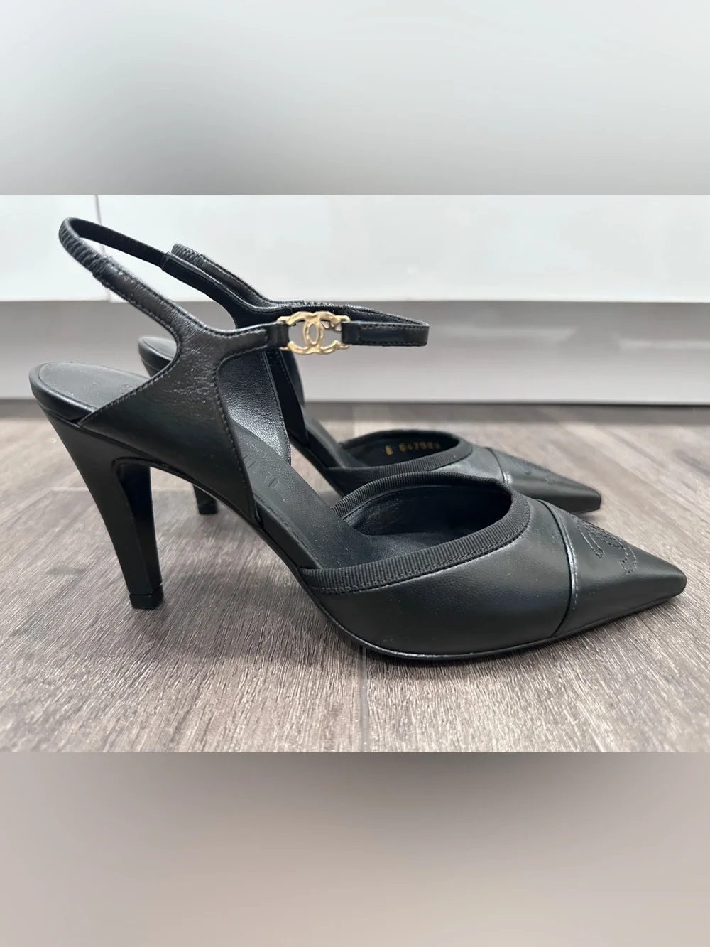 2026 CHANEL BLAZY BLACK LEATHER POINTY TOE GOLD CC LOGO SANDALS HEELS SHOES 35C